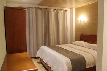 Фото Гостиница Bed &amp; Breakfast Penthouse г. Якутск 1